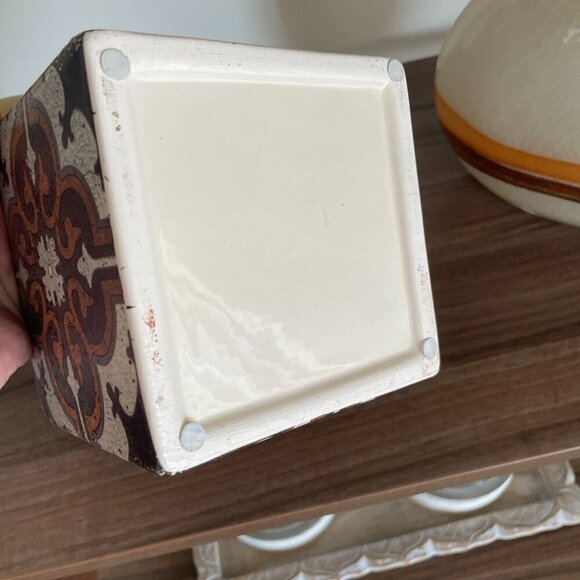 Ceramic Decorative Open Box. - Candle NOT included - Picture 8 of 10